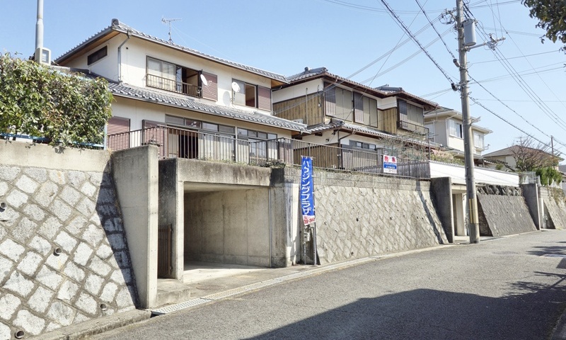 売り一戸建て（城山台　一戸建て690万）