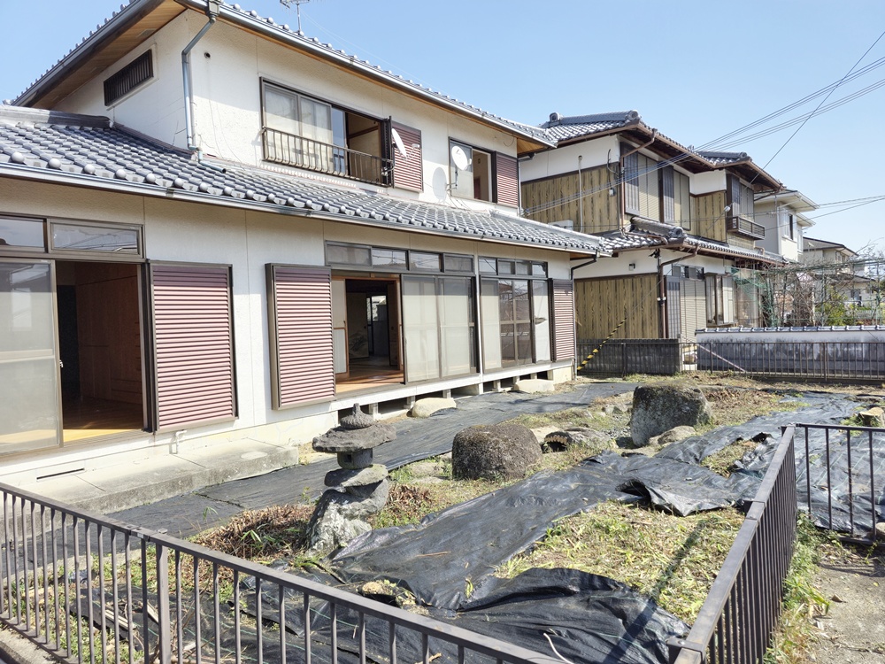 城山台2丁目25-9庭