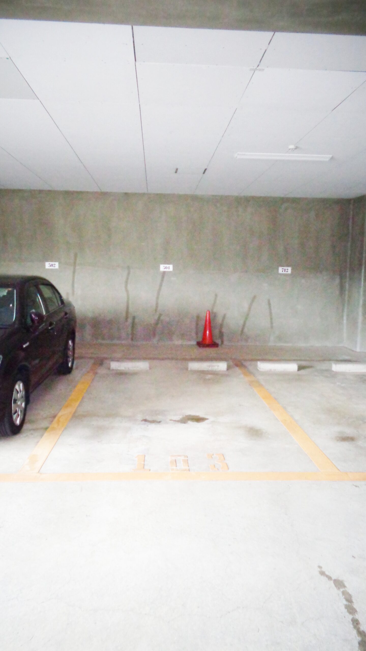 屋内分譲駐車場